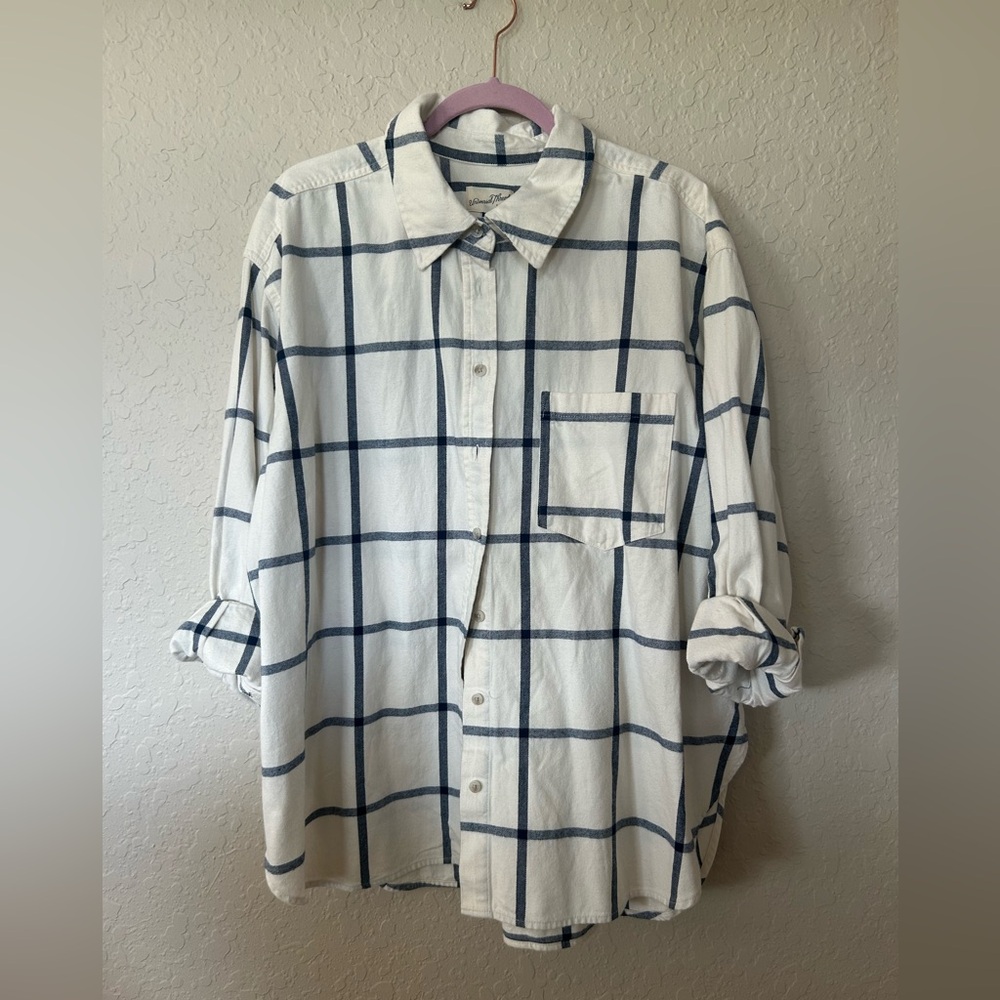 Universal Thread White and Navy Plaid Shirt